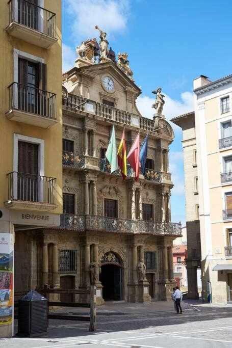 Apartamento Ayla Ayuntamiento Pamplona Exterior foto